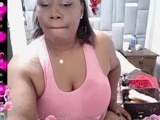 Freechat thickebonymilf on CamSoda