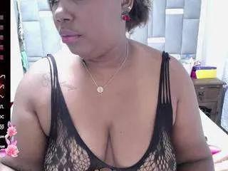 Freechat thickebonymilf on CamSoda