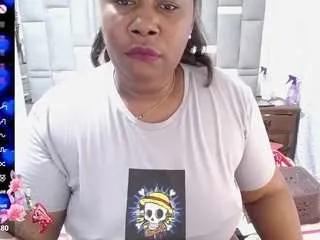 Freechat thickebonymilf on CamSoda