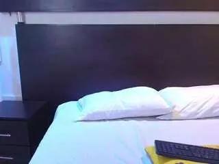 Offline tinny18 on CamSoda