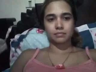 Freechat trianabell on CamSoda