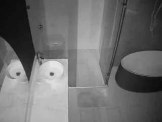 Freechat voyeurcam-casa-salsa-bathroom-6 on CamSoda