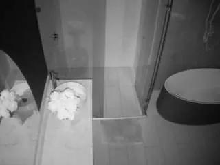 Freechat voyeurcam-casa-salsa-bathroom-6 on CamSoda