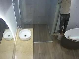 voyeurcam-casa-salsa-bathroom-6
