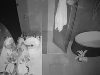 Freechat voyeurcam-casa-salsa-bathroom-6 on CamSoda