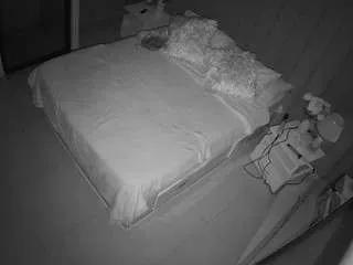 Freechat voyeurcam-casa-salsa-bedroom-7 on CamSoda