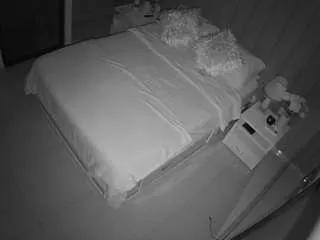 Freechat voyeurcam-casa-salsa-bedroom-7 on CamSoda