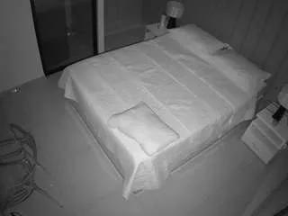 Freechat voyeurcam-casa-salsa-bedroom-7 on CamSoda