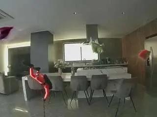 Freechat voyeurcam-casa-salsa-fishtank on CamSoda