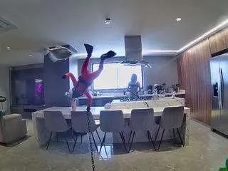 Freechat voyeurcam-casa-salsa-fishtank on CamSoda