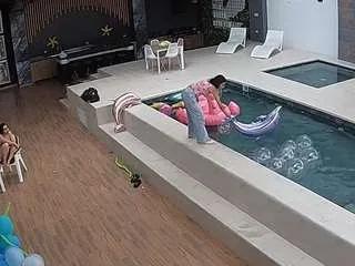 Freechat voyeurcam-casa-salsa-gym on CamSoda