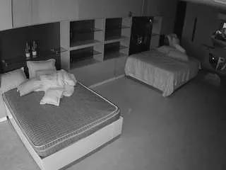 Freechat voyeurcam-casa-salsa-versus-room on CamSoda