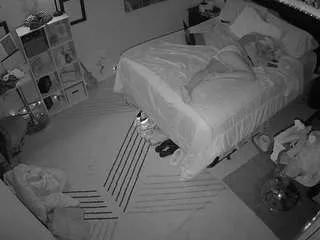 Offline voyeurcam-hornyhostel-01 on CamSoda