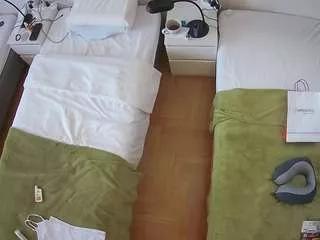 Freechat voyeurcam-julmodels-bed-5 on CamSoda