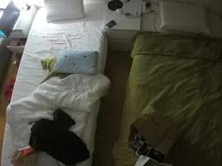 voyeurcam-julmodels-bed-5