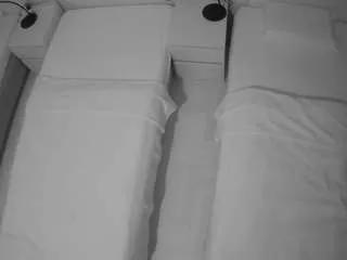Freechat voyeurcam-julmodels-bed-5 on CamSoda