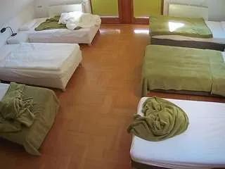 Freechat voyeurcam-julmodels-bed-6 on CamSoda