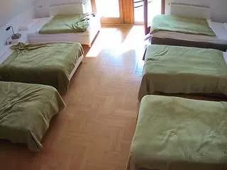 Freechat voyeurcam-julmodels-bed-6 on CamSoda