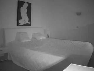 Freechat voyeurcam-julmodels-reallife-2 on CamSoda