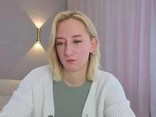 yeah-i-want — Touch and rub my pussy + every control my toy 5 min 222 tokens [300 tokens remaining]