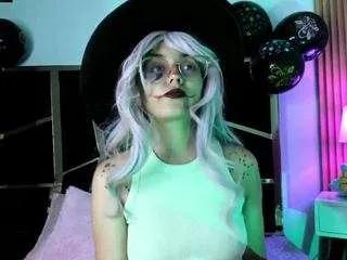 Freechat yukky-kuran on CamSoda