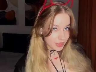 zoegarcia — Tease with my shirt/top [75 tokens remaining]