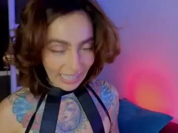 Freechat evangelyne1 on Chaturbate