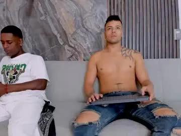 Freechat heteros_men on Chaturbate