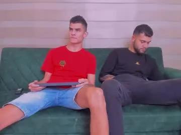 Freechat heteros_men on Chaturbate