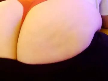 kinkypinkyplay2 on Chaturbate 