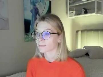 Away lunar_sofia on Chaturbate