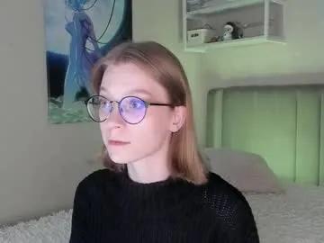 Away lunar_sofia on Chaturbate