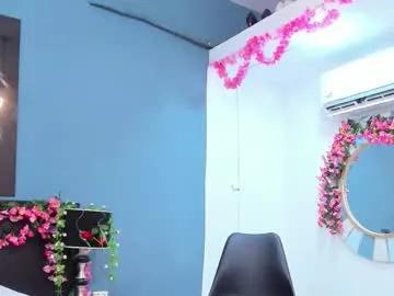 sophiaqueens — TODAY WE CELEBRATE MY BIRTHDAY! I WANT MANY VIBRATIONS AND PRIVATES AS A GIFT!!    #milf #bigboobs #curvy #heels #mommy