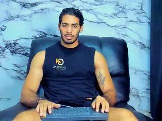 Freechat alessio_moretti on Flirt4Free