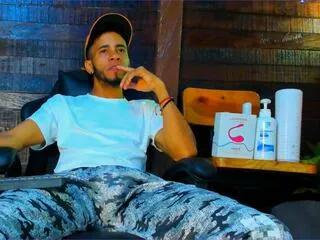 Offline alex_smithc on Flirt4Free