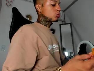 Freechat alexx_bloom on Flirt4Free