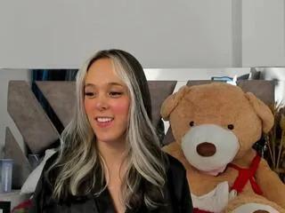 Freechat amara_jons on Flirt4Free