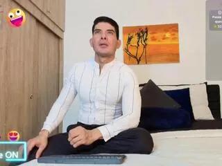 Offline andrew_hallss on Flirt4Free