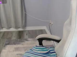 bella_starrrr — Freechat on Flirt4Free