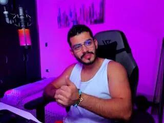 Offline bruno_oconer on Flirt4Free