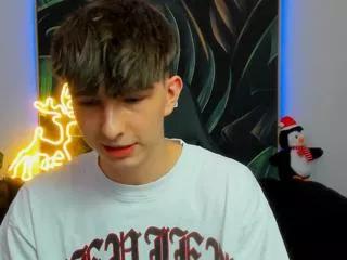 Offline charlie_florenzi on Flirt4Free