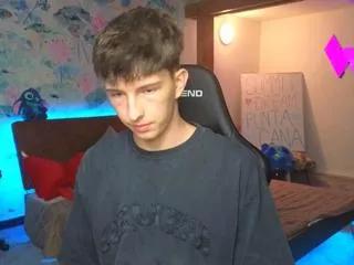 Offline charlie_florenzi on Flirt4Free