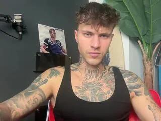 Freechat christian_jagger on Flirt4Free