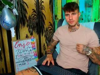 Freechat christian_jagger on Flirt4Free