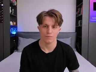 Freechat curtis_crew on Flirt4Free
