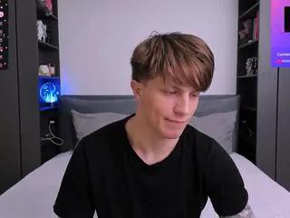 Freechat curtis_crew on Flirt4Free