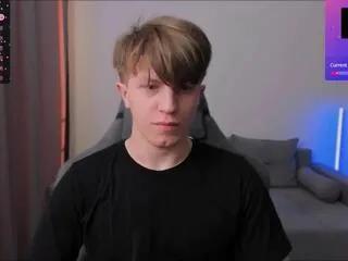 Freechat curtis_crew on Flirt4Free