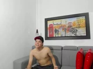 Offline derik_dixon on Flirt4Free