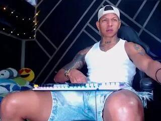 Offline drake_jhonso on Flirt4Free