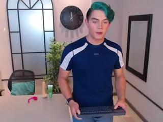 Freechat dyllan_cooper on Flirt4Free